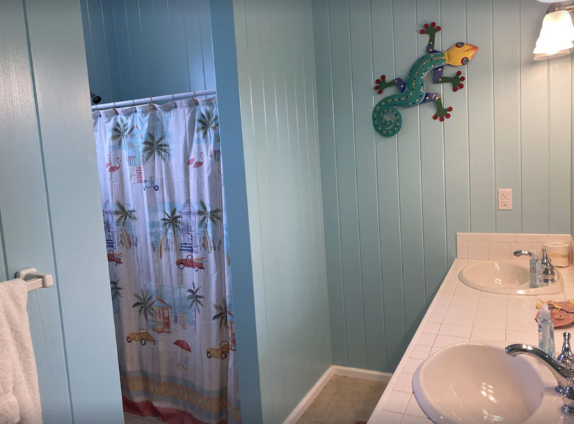 Barefoot Beach downstairs bathroom